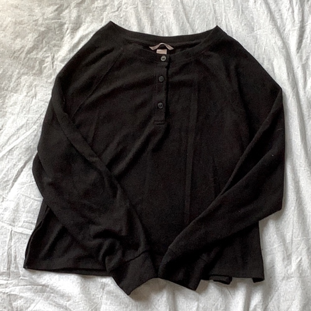Women’s Victoria’s Secret black long sleeve comfy top size XS